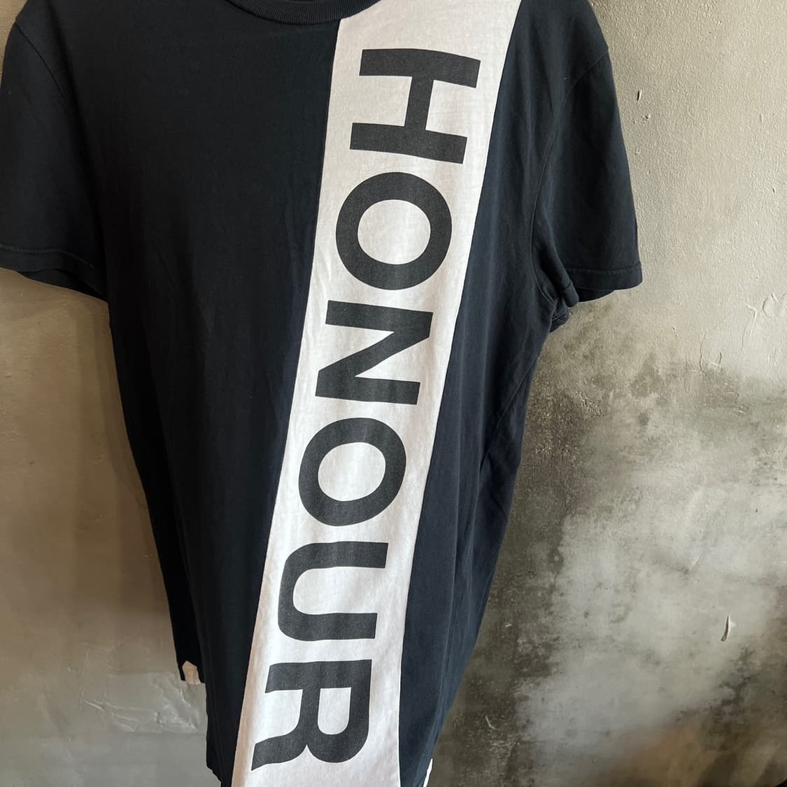 알렉산더 맥퀸 HONOUR 프린팅 반팔 상품이미지4
