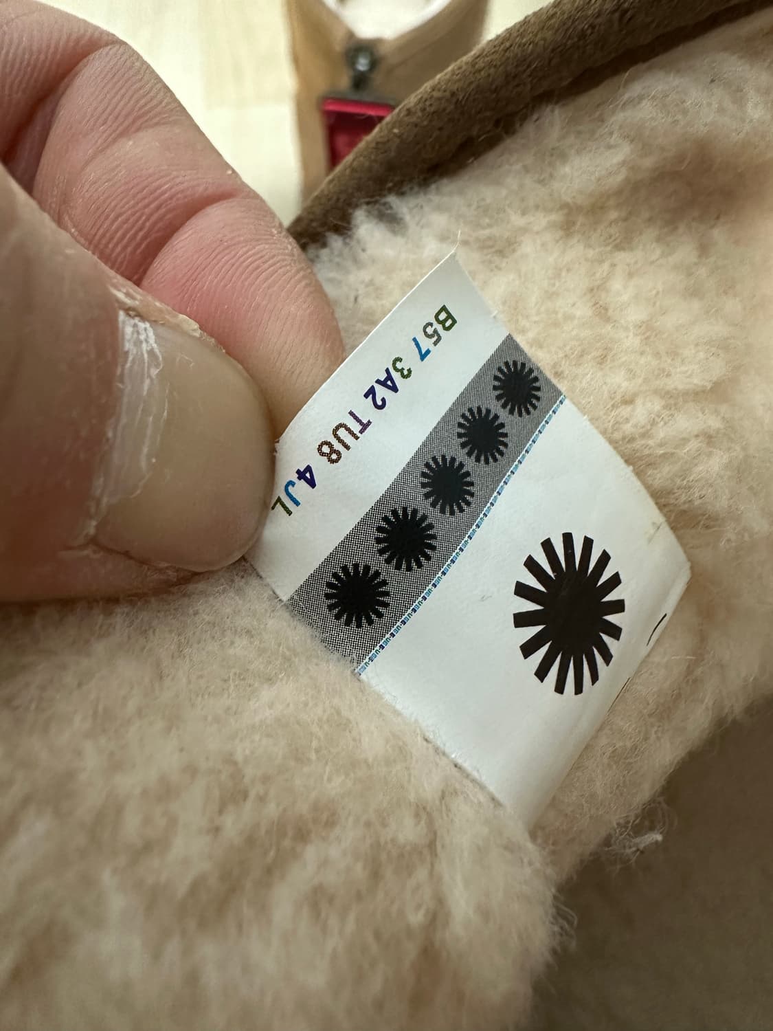 어그 UGG 미니 로고 집업 부츠 체스터넛  상품이미지8