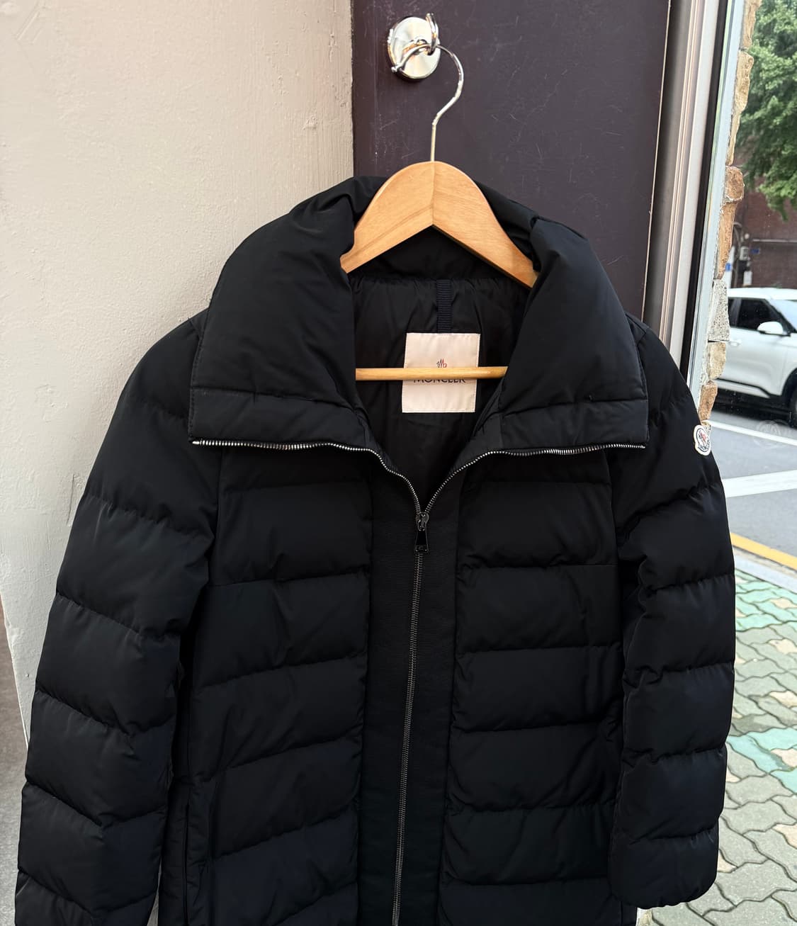 0/ 몽클레어 하이넥 와펜패치 롱패딩 점퍼 상품이미지4