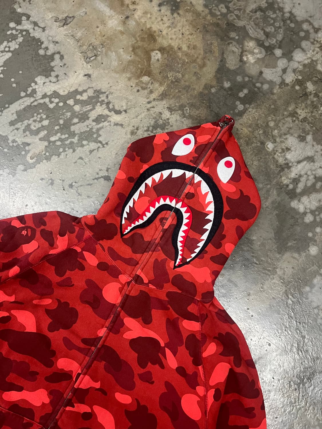 베이프 샤크후드 레드카모 L  상품이미지3