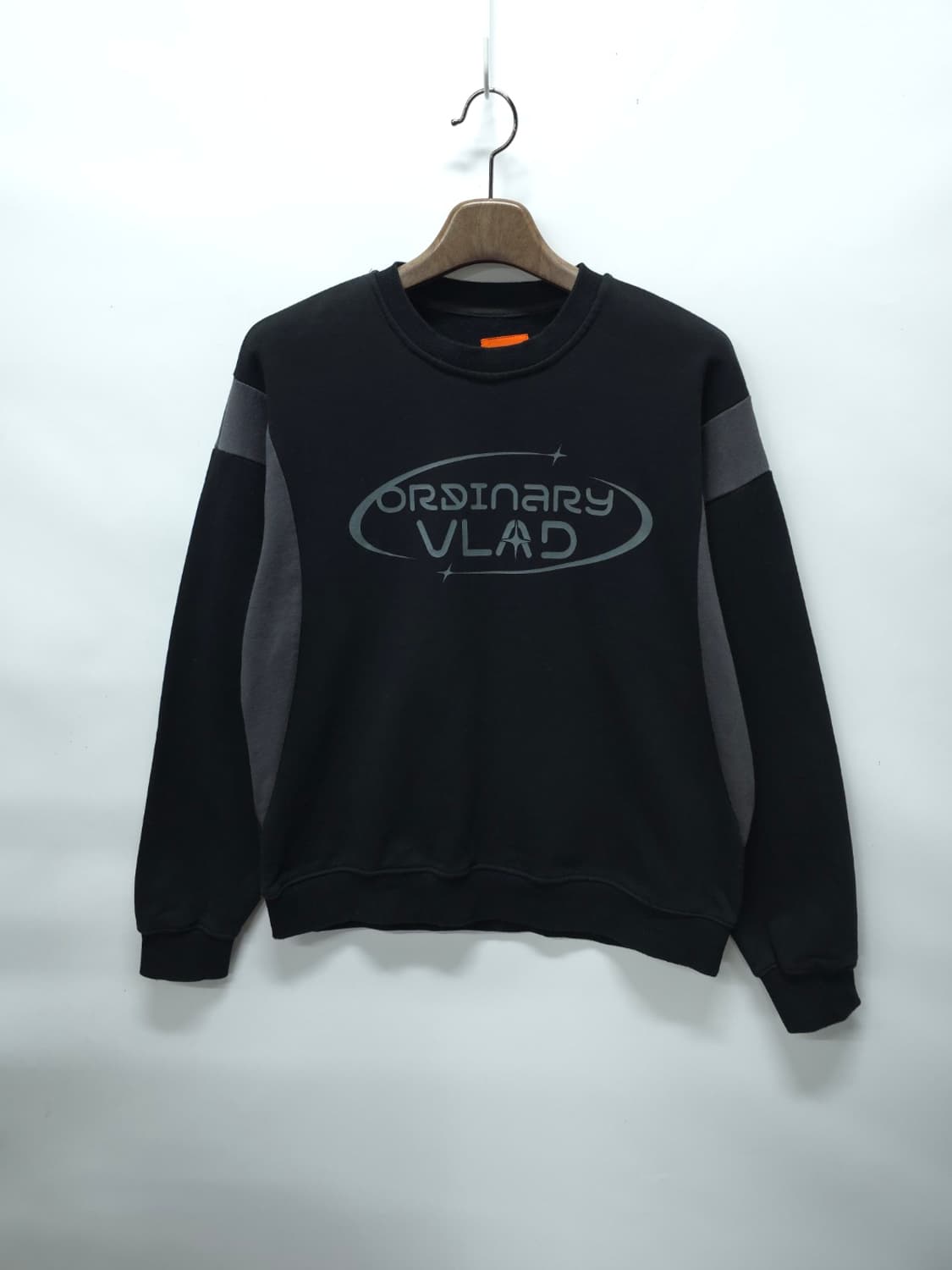 디미트리블랙(VLAD) 오디너리 스웨트 맨투맨 (95~100) 상품이미지1