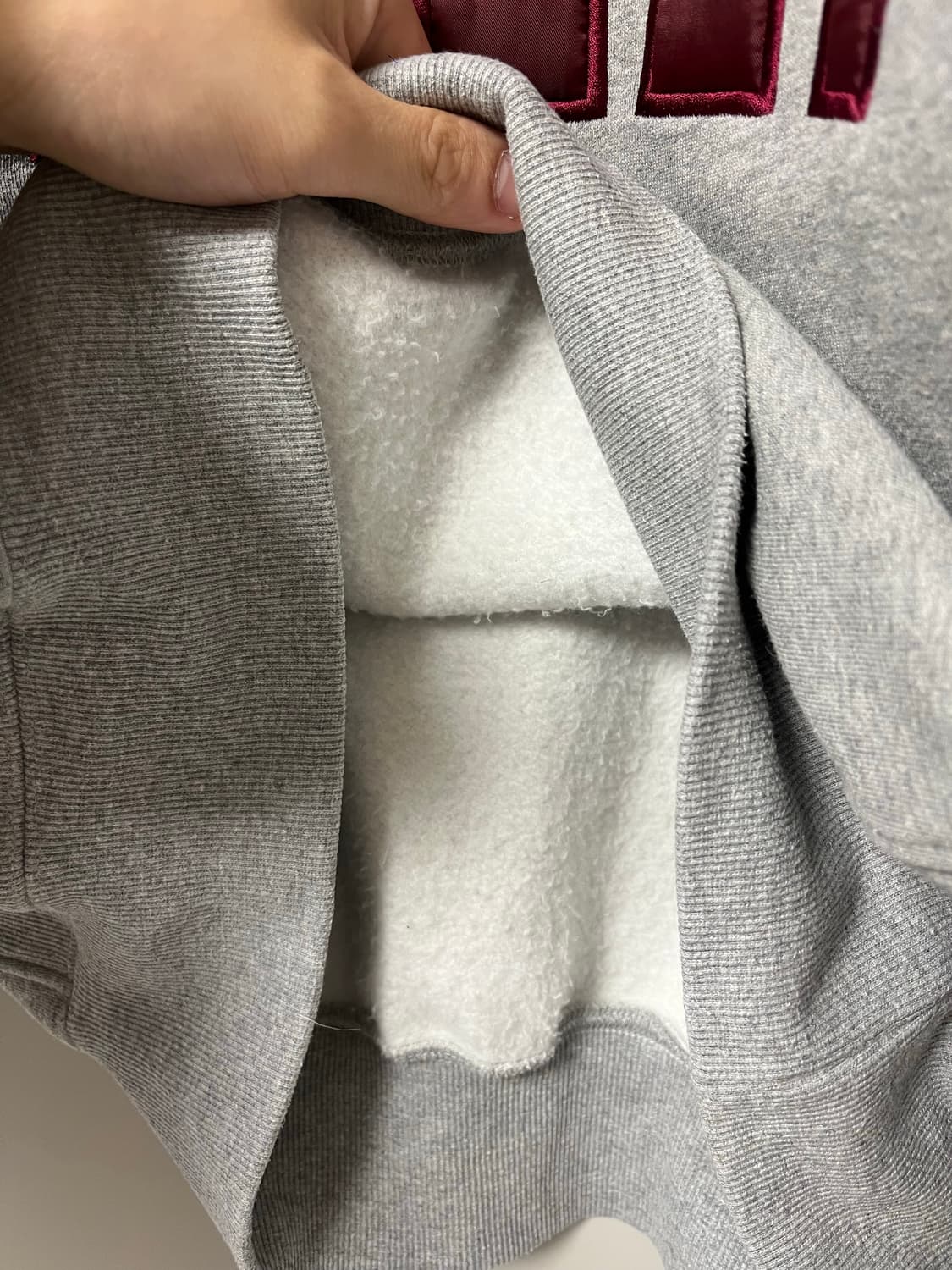 [노앙] FLUFE SWEATSHIRT GRAY-BURGUNDY (S) 상품이미지7