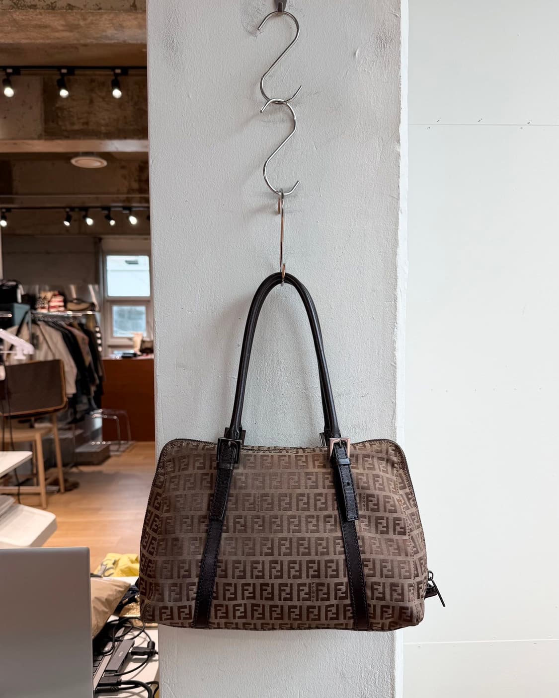 펜디 브라운 주카 토트백  상품이미지2