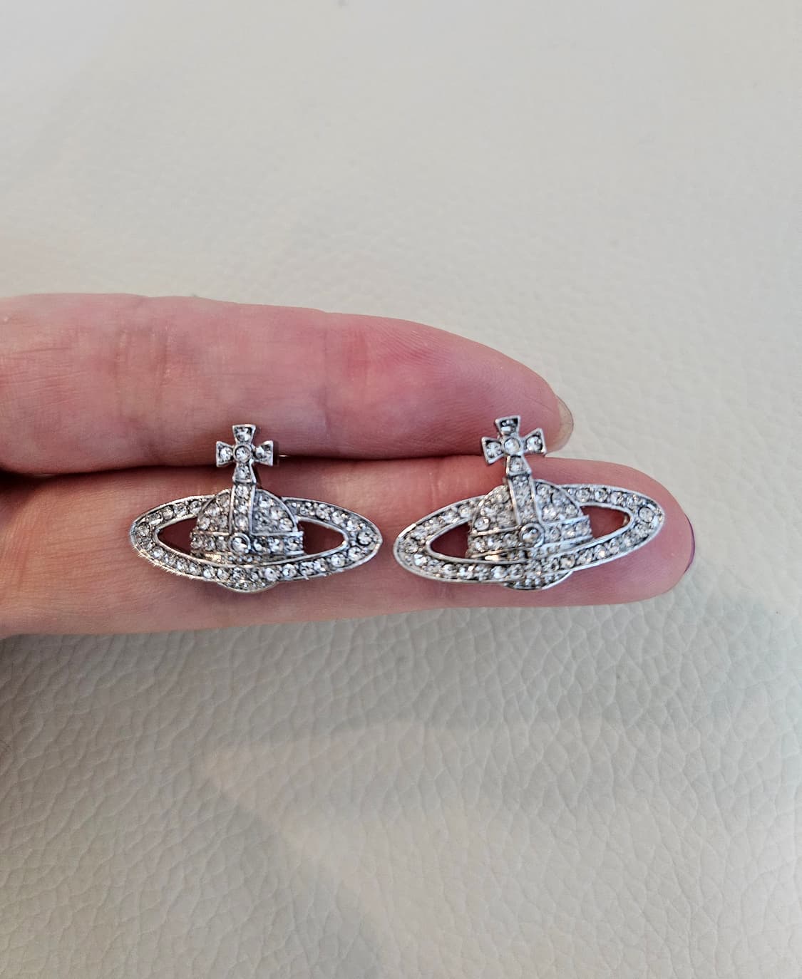 비비안웨스트우드 업사이클링 올큐빅 은장 귀걸이 상품이미지4