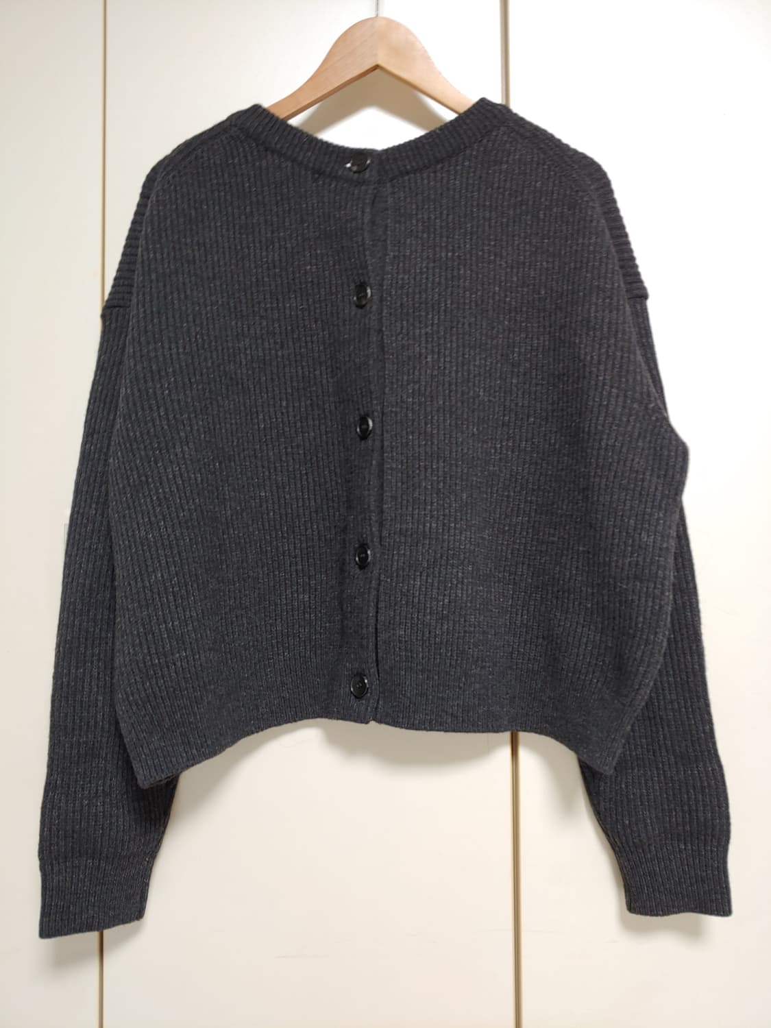 스튜디오톰보이 2024 23만대 백버튼풀오버 상품이미지7