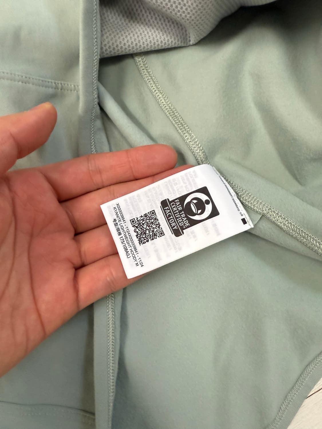 아크테릭스 카이어나이트 라이트웨이트 L 사이즈  상태 8.6/10  찢김 상품이미지5