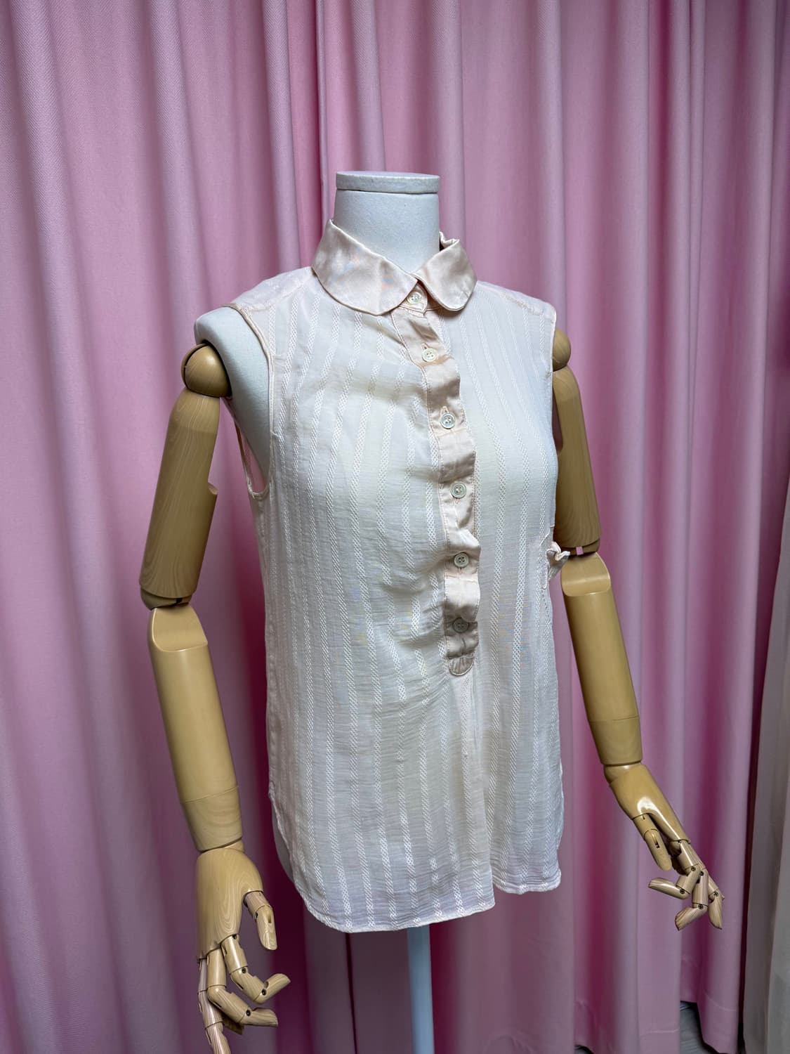 츠모리치사토 핑크 자수 디테일 민소매 블라우스  상품이미지2