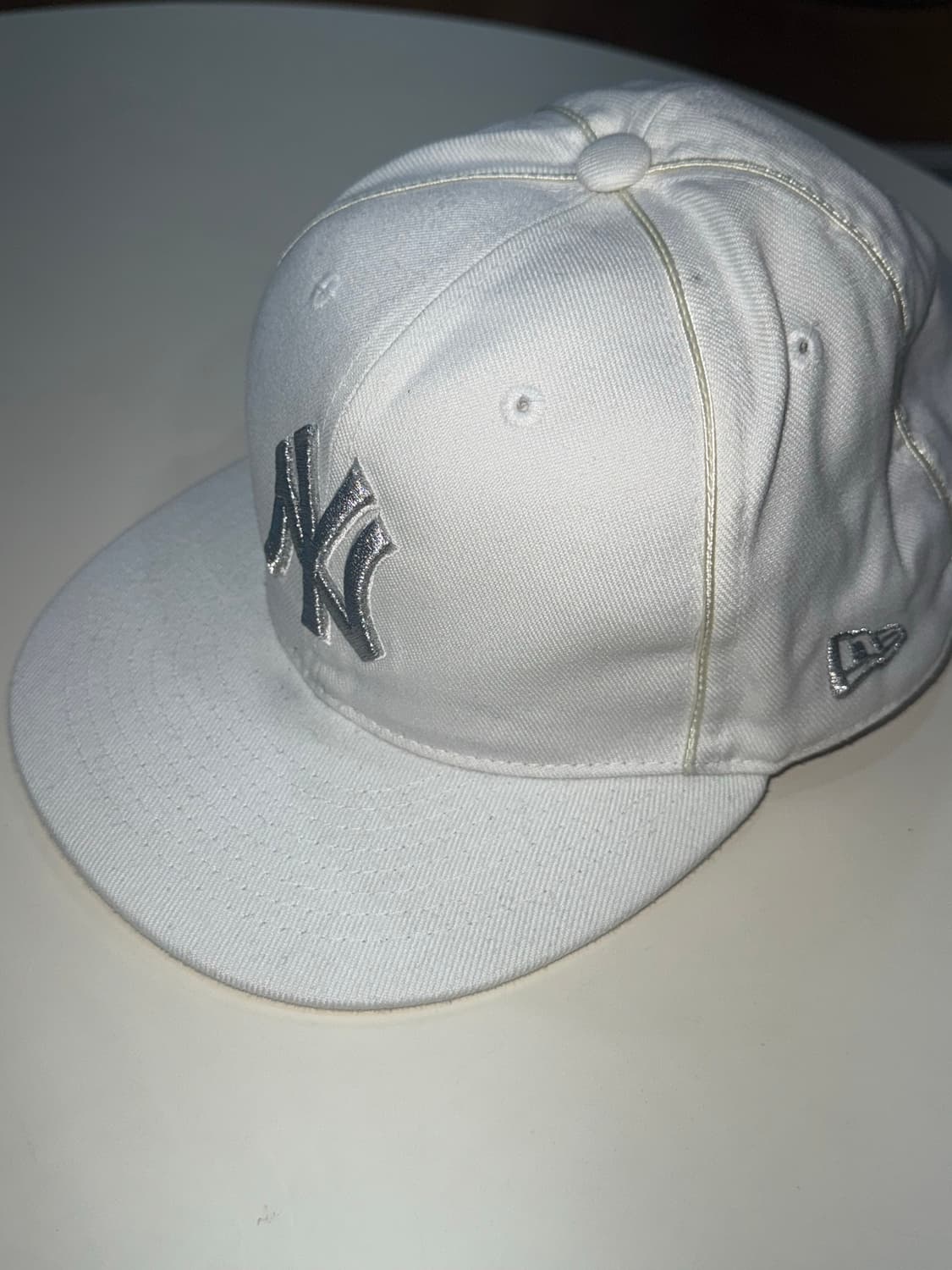 뉴에라 59fifty mlb 양키스 볼캡 모자 화이트실버 712 59.6 상품이미지2