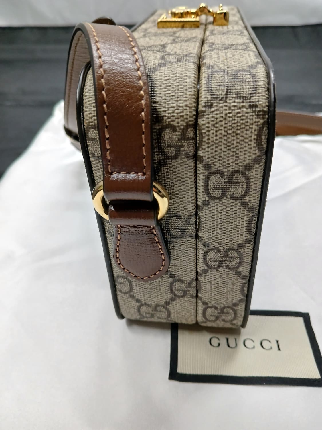 구찌 GG 인터로킹 크로스백 미니 723129 상품이미지3