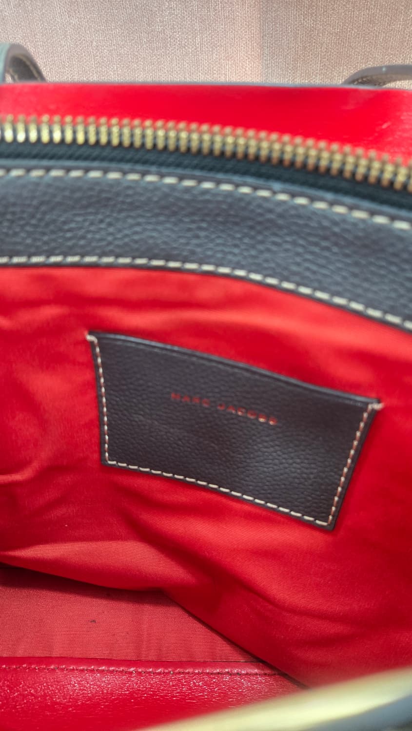 마크제이콥스 블랙 레더 토트백 + 자물쇠 키링 상품이미지10