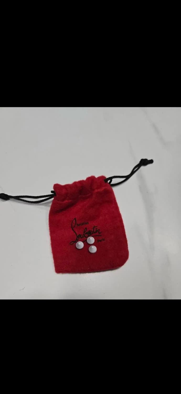 크리스찬 루부탱 화이트 스터드 테슬로퍼 팝니다 상품이미지8