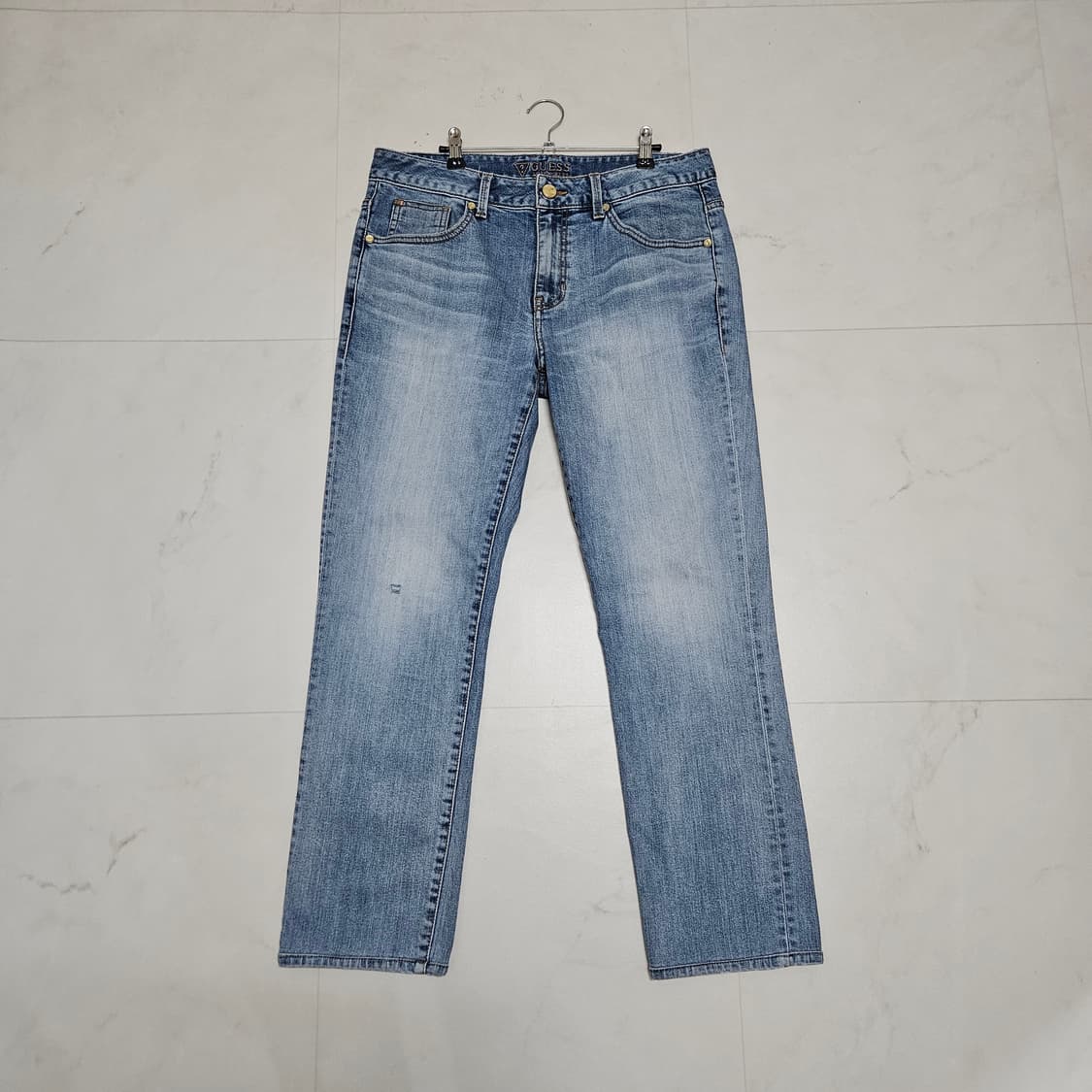 32 게스 금장 연청 디스진 데님팬츠 상품이미지1