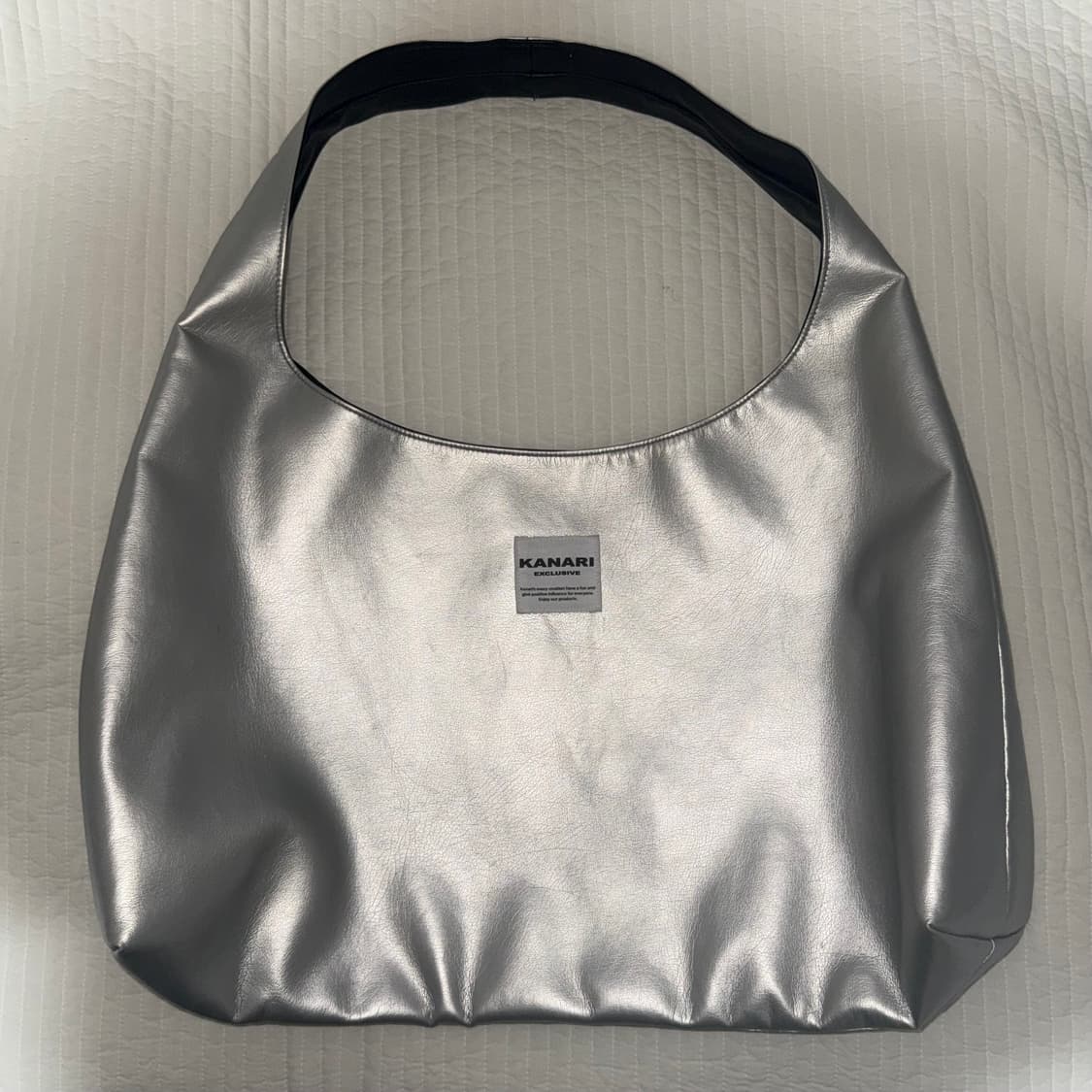 카나리 리버시블 호보백 숄더백 블랙 실버  상품이미지1