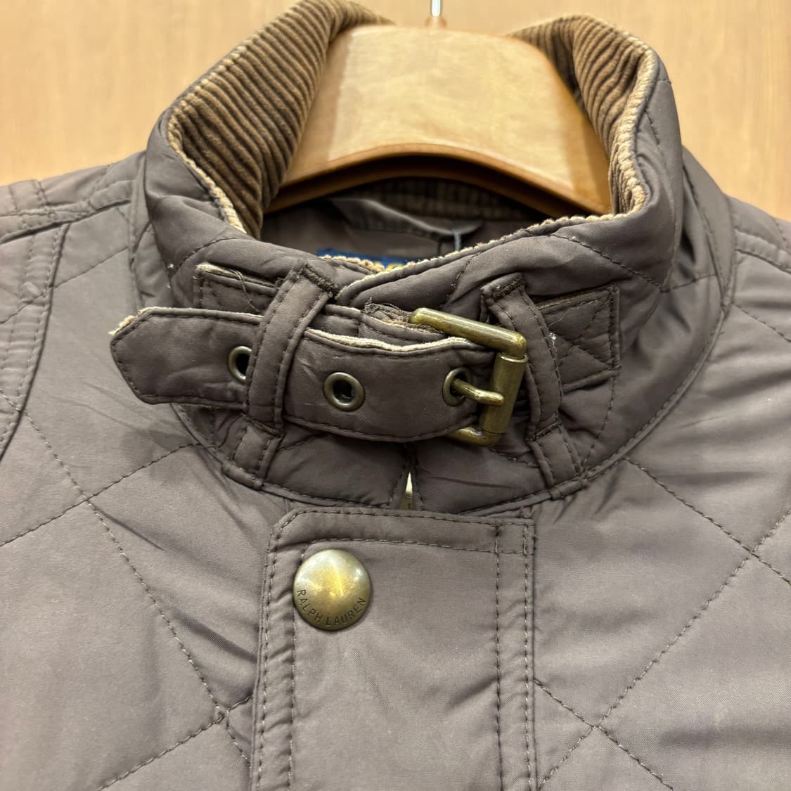 폴로 랄프로렌 퀄팅 필드 자켓 넥 버클 벨트 허리 스트랩 디테일 브라운 상품이미지7