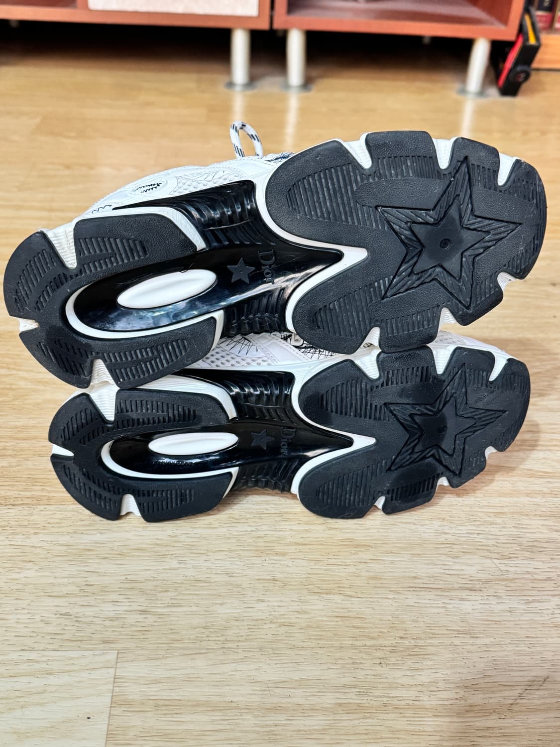 디올 크로노 스니커즈 화이트 DC 39 상품이미지6