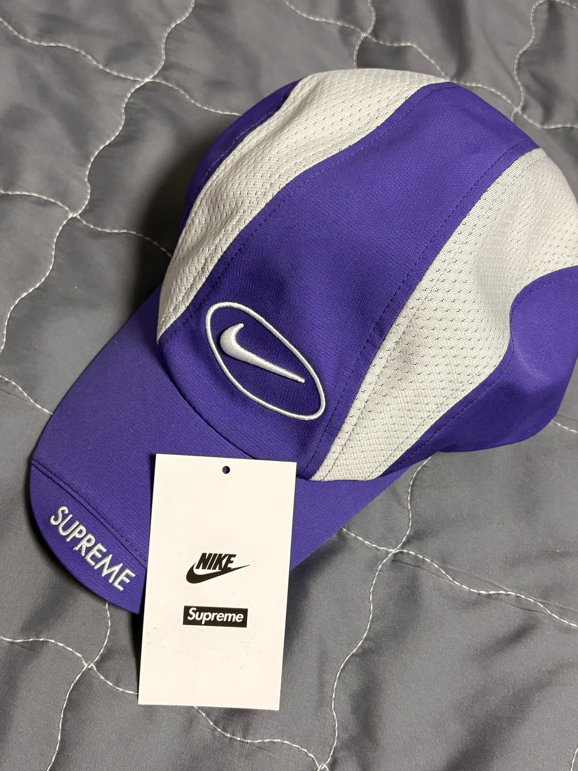 슈프림 x 나이키 러닝 햇 퍼플 - 25SS 상품이미지3