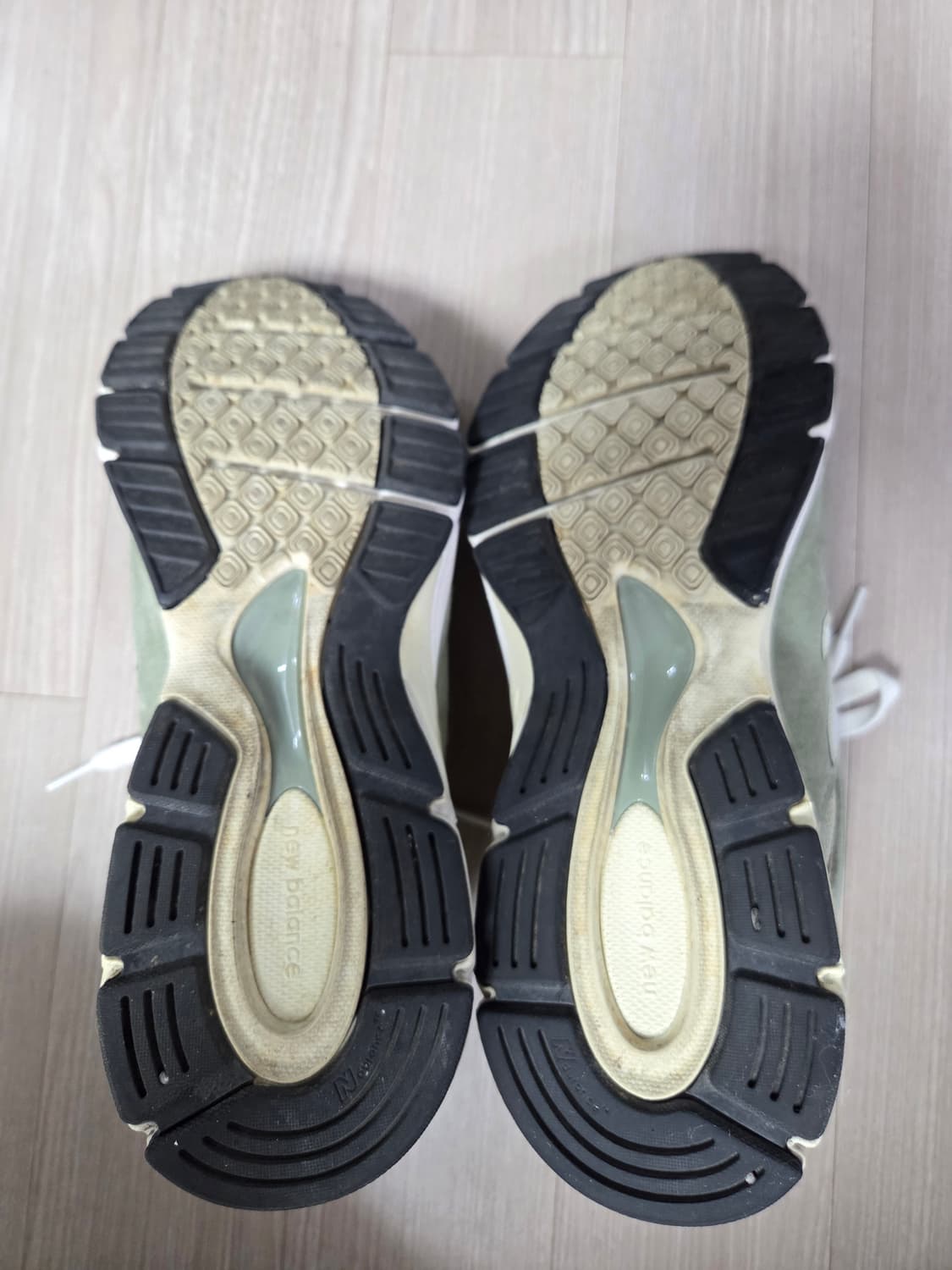 뉴발란스 990v4 올리브 인센스 상품이미지7