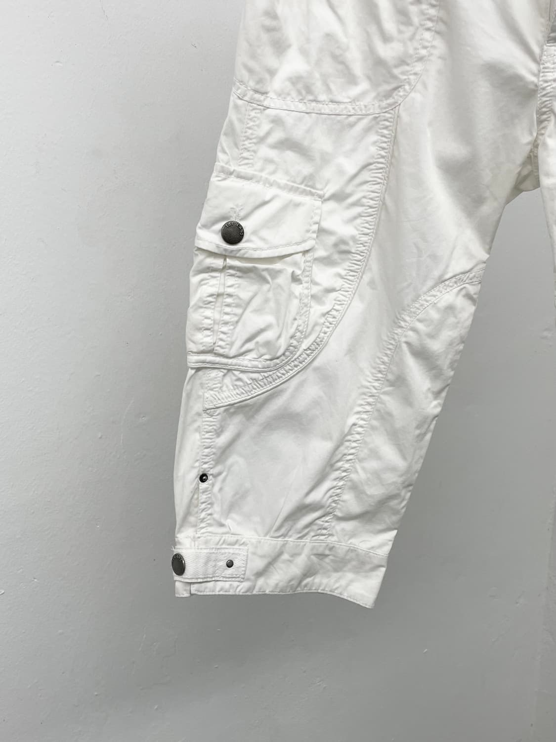 화이트 멀티포켓 카프리 팬츠 상품이미지7