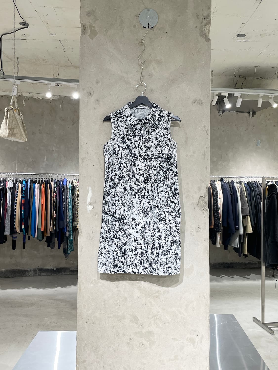 질샌더 13S/S 페인트 아트 히든 버튼 슬리브리스 미디원피스 상품이미지1