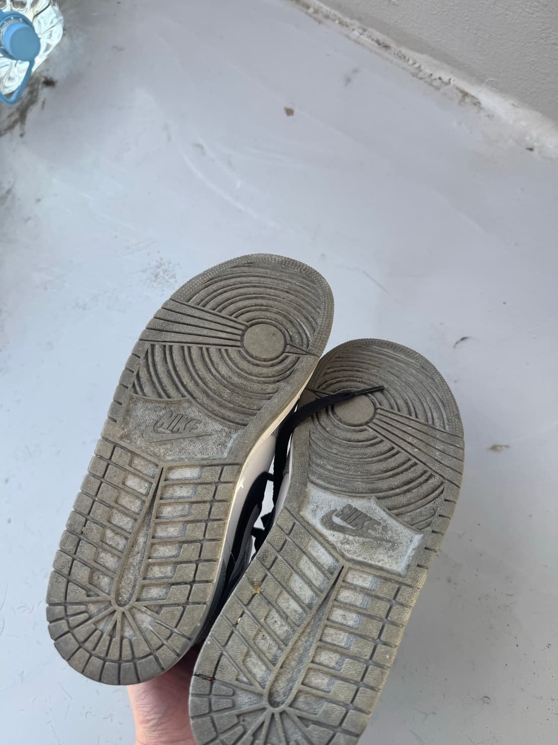 조던1 미드 라이트스모크그레이 상품이미지3