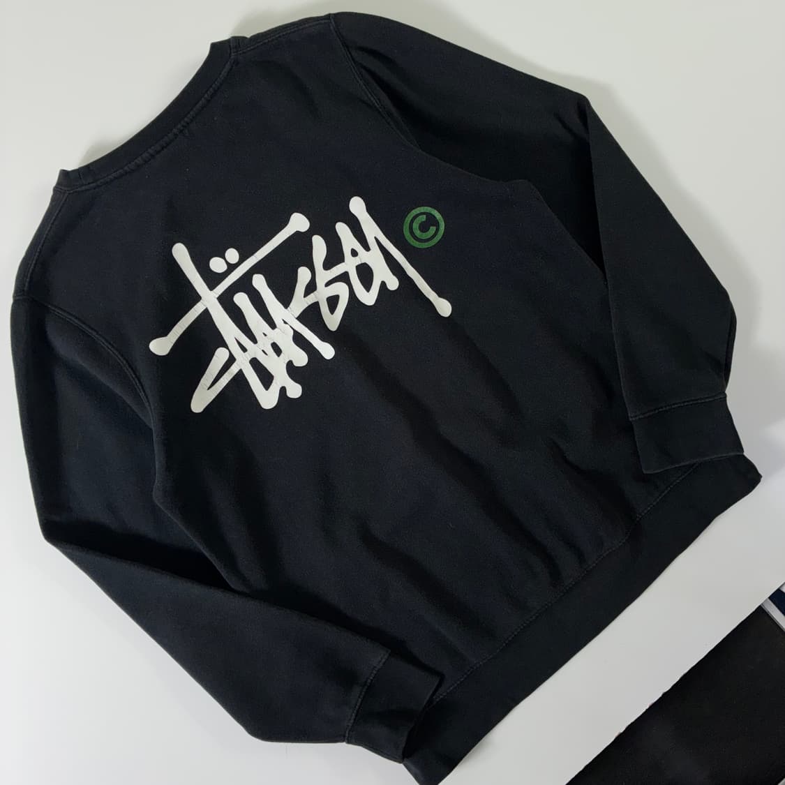Stussy  스투시 90,s 베이직 스톡로고 블랙 맨투맨  상품이미지2