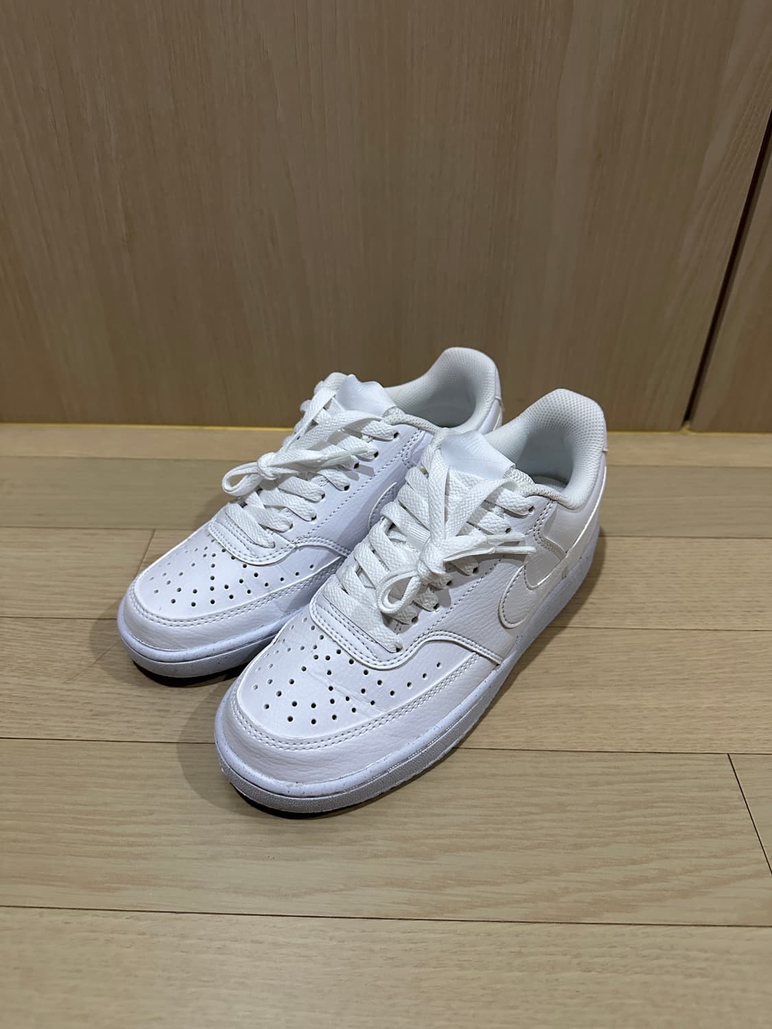 나이키 코트비전 로우 250 상품이미지1