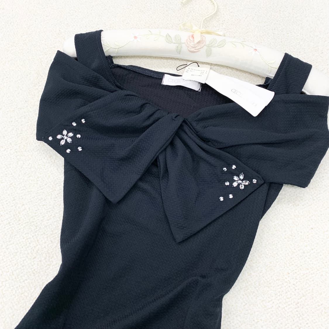 세실맥비 ♥ 딥네이비 리본 오프숄더 탑 상품이미지2