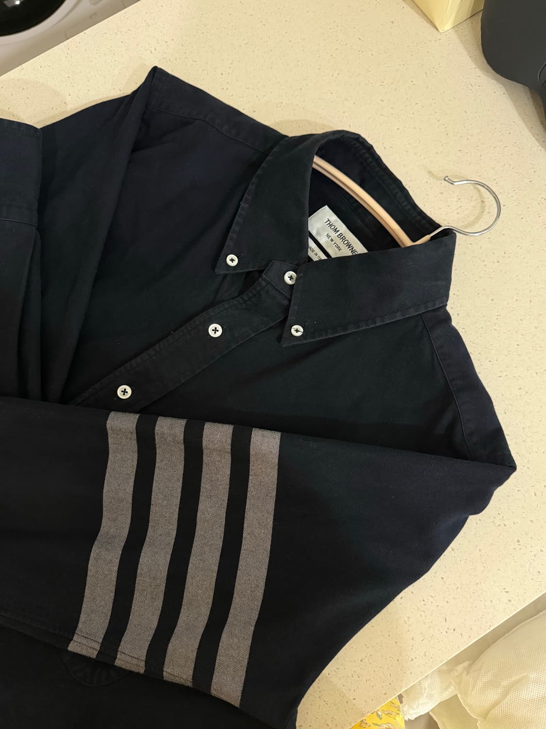 톰브라운 셔츠 네이비컬러 2사이즈 상품이미지1