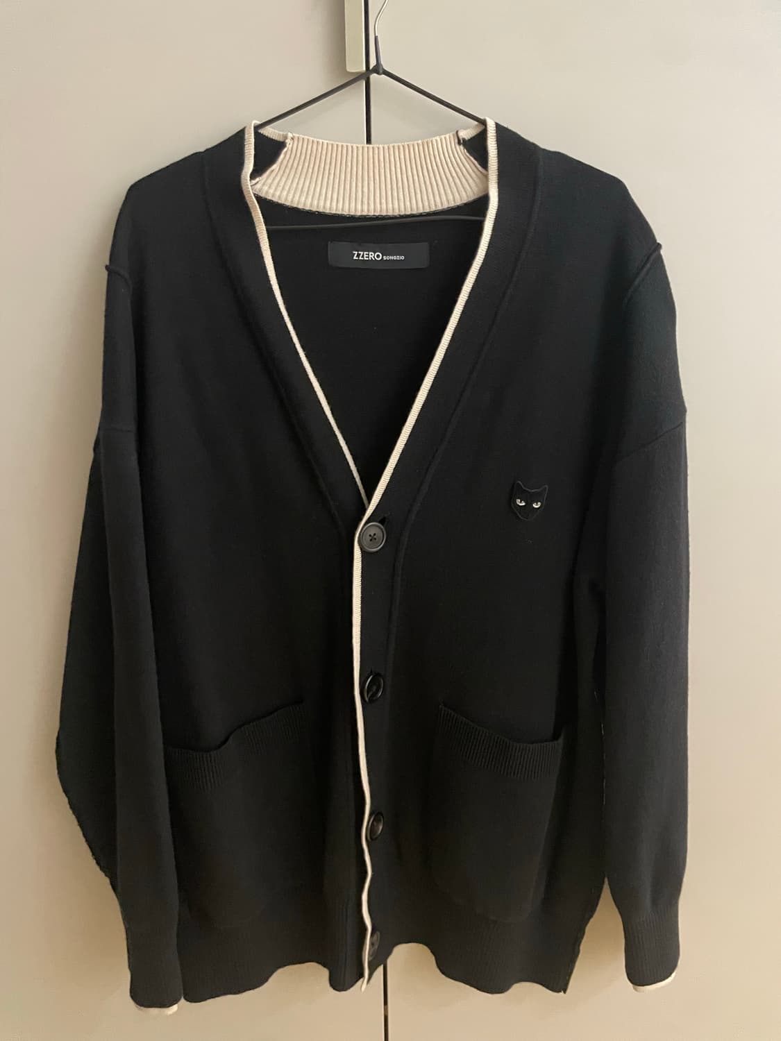 송지오 지제로 더블립 니트 가디건 블랙 상품이미지1