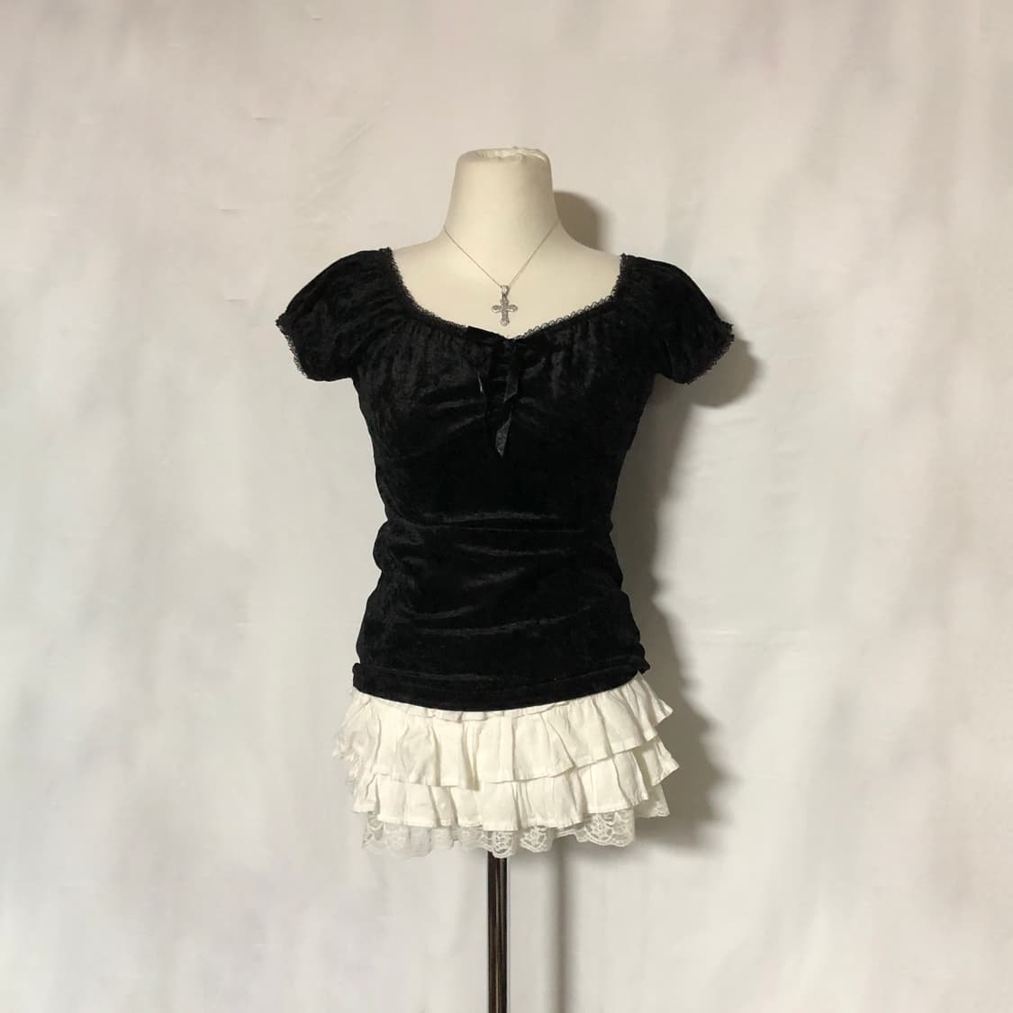 벨루어 리본 퍼프 슬리브 탑 블랙 상품이미지4