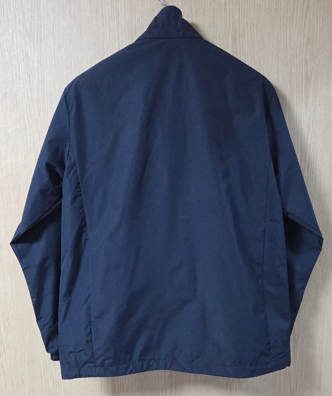 (착샷) 몽벨 바람막이 윈드 자켓  네이비  상품이미지5