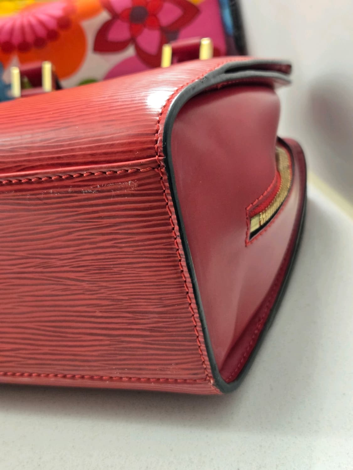 루이비통 에삐 사블롱 레드 핸드백 가격인하 상품이미지5