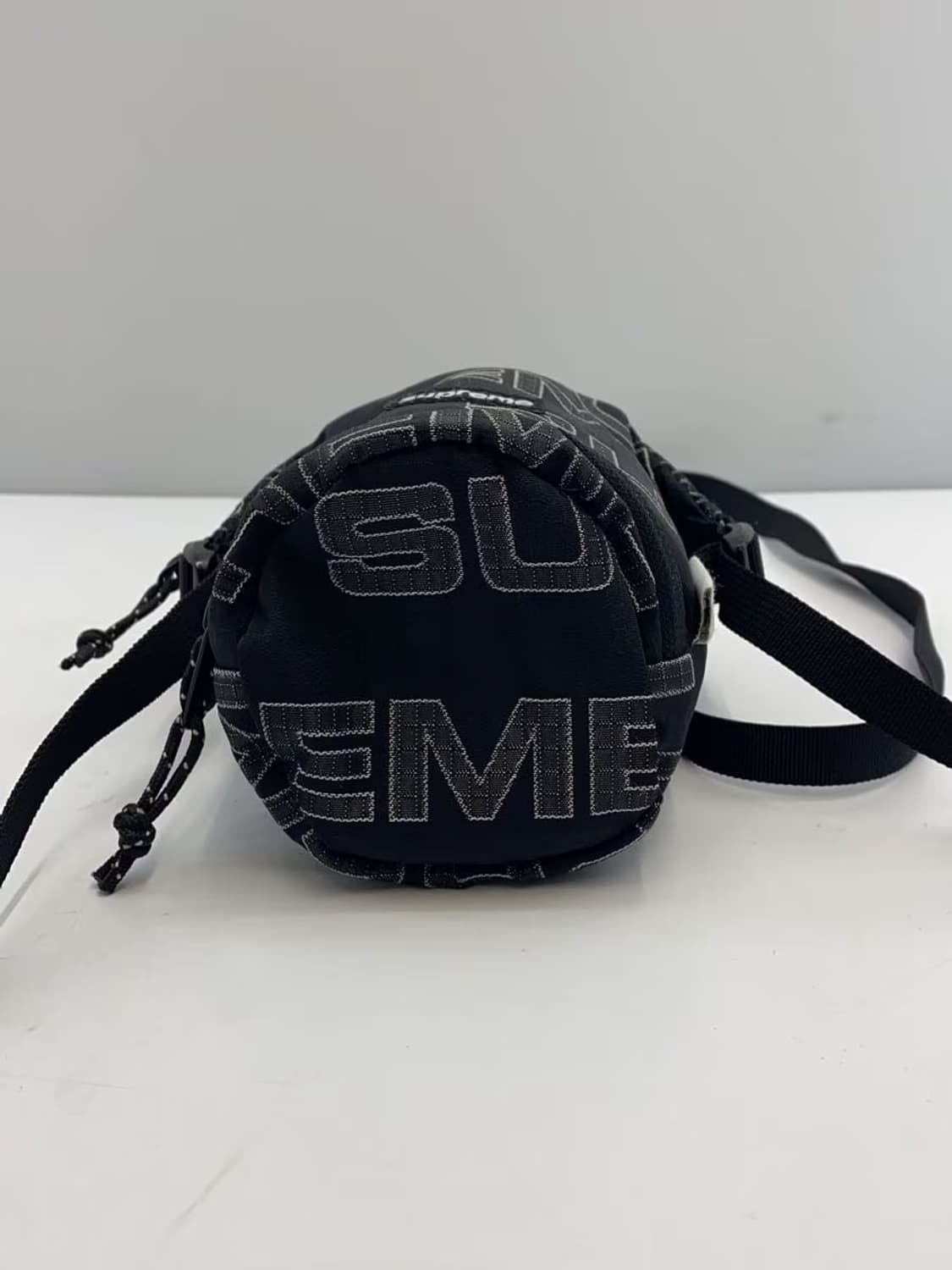 슈프림 넥 파우치 블랙 - 21FW 상품이미지4