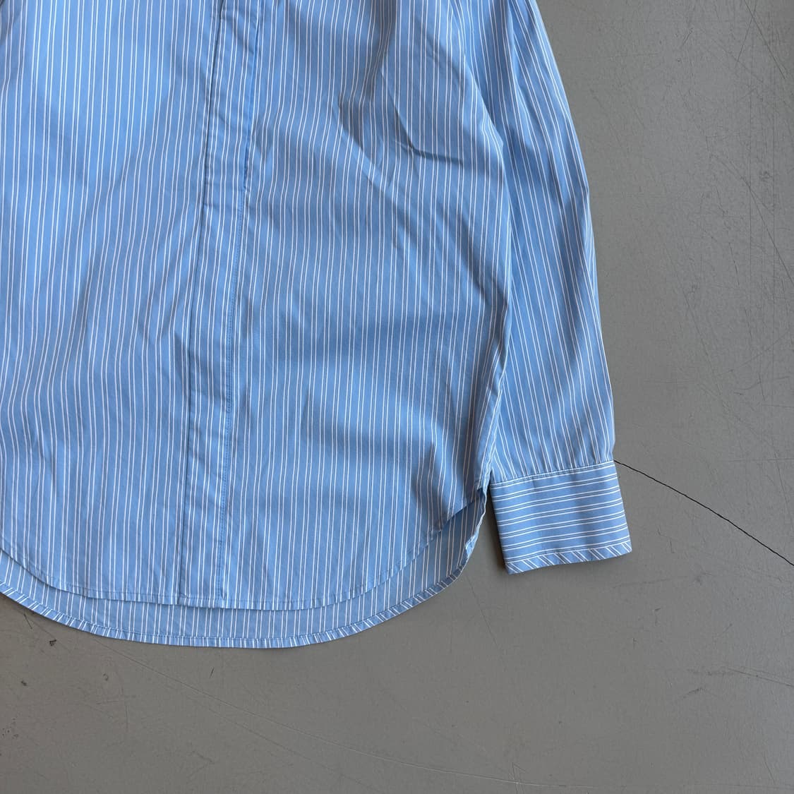 솔리드 옴므 블루 스트라이프 하프버튼 셔츠 상품이미지2