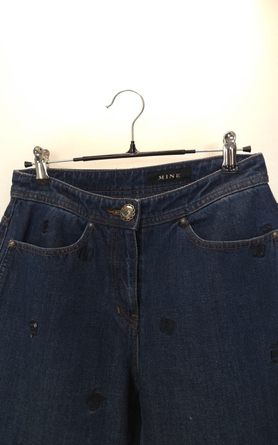 한섬 마인 2022 자수 로고 패턴 데님 팬츠 64-94 상품이미지3