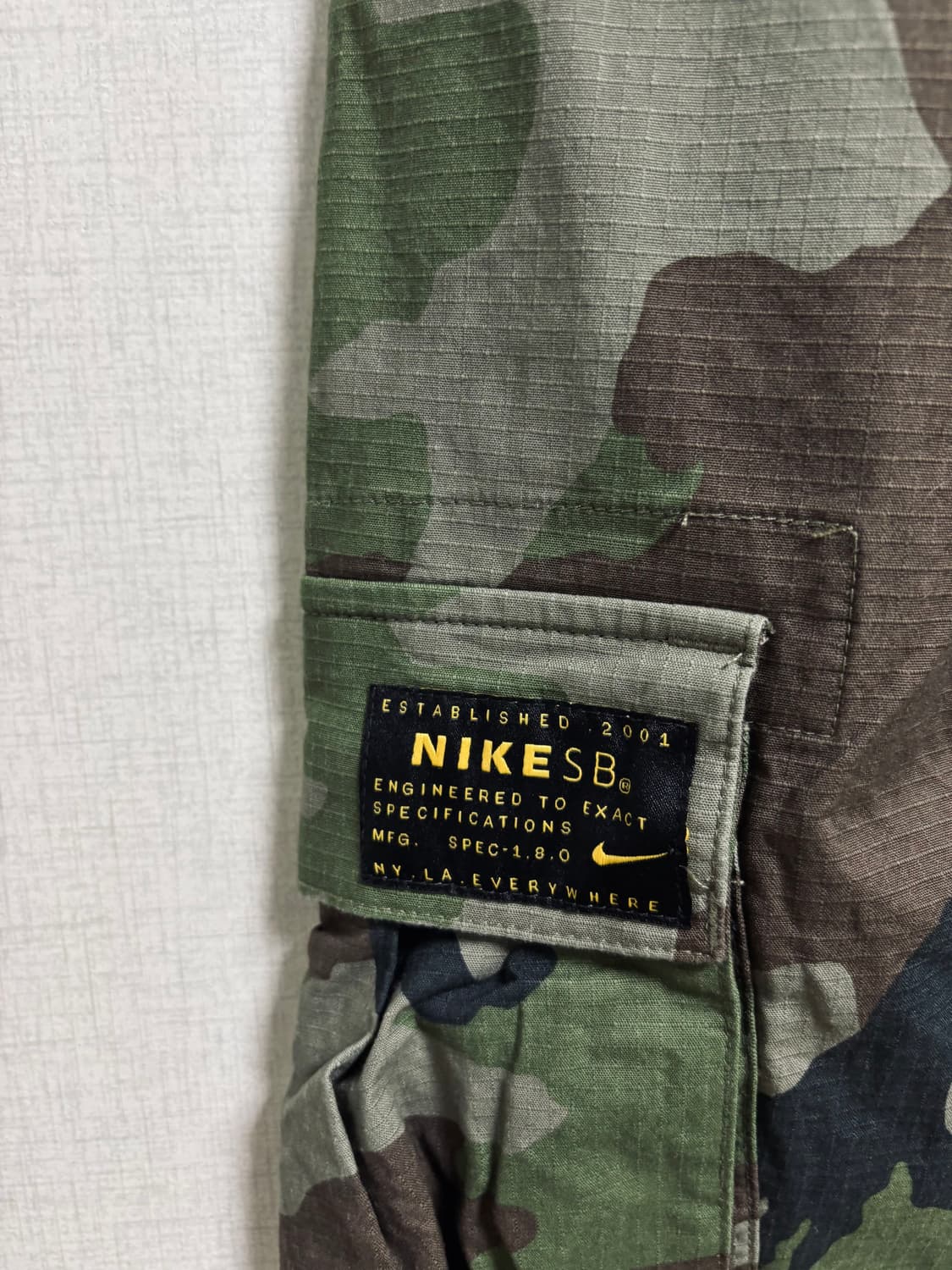 나이키 NIKE SB 밀리터리 카모 카고 팬츠 상품이미지3
