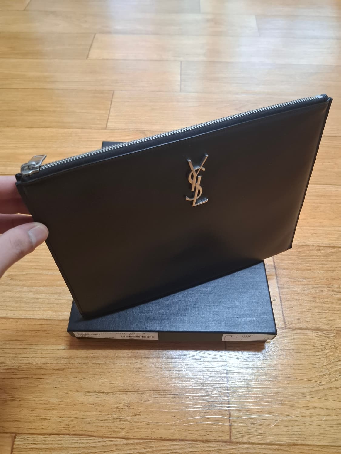 생로랑 모노그램 레더 클러치백 상품이미지2