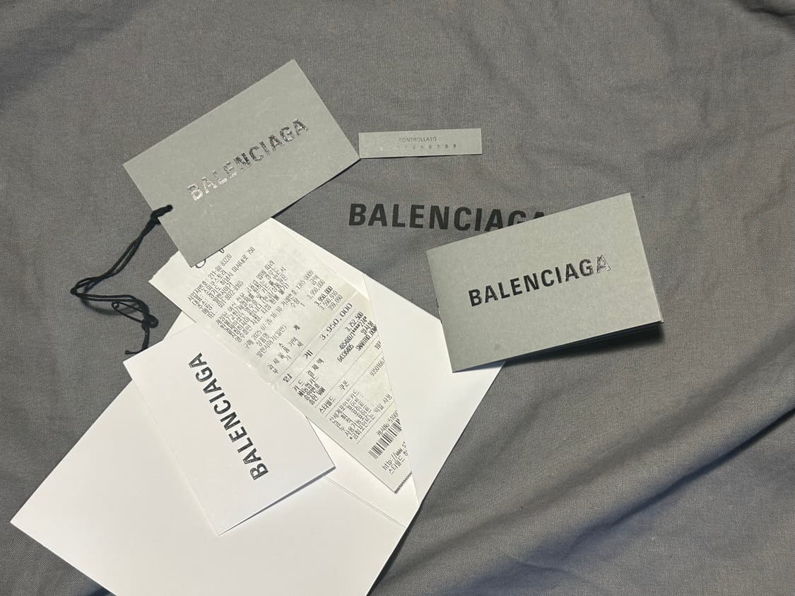 발렌시아가 르 시티백 미디엄 블랙 팝니다! 상품이미지2