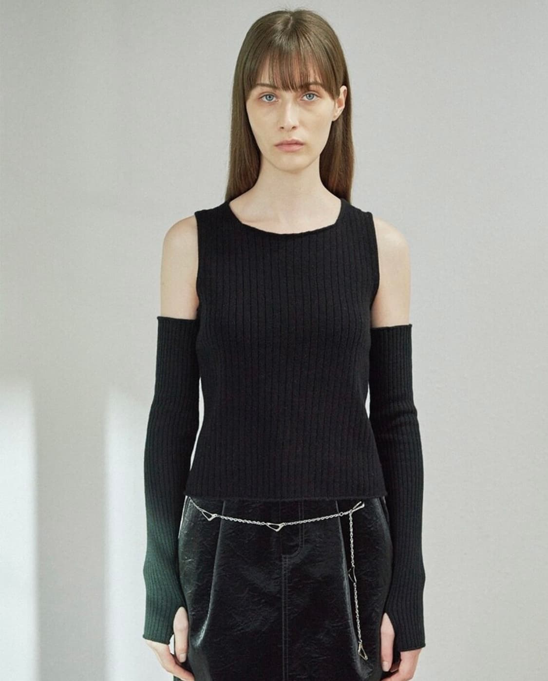 Diagonal warmer knit top 상품이미지1