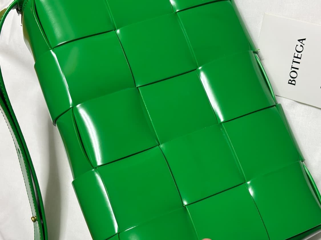 보테가베네타 카세트백 그린 medium 상품이미지9
