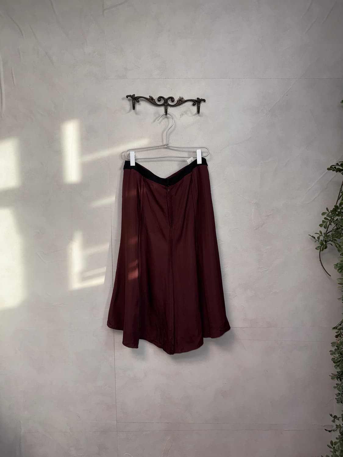 TIME red brown satin midi skirt 상품이미지3