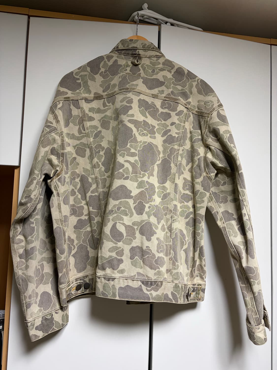 칼하트윕 카모 트러커 자켓 상품이미지2