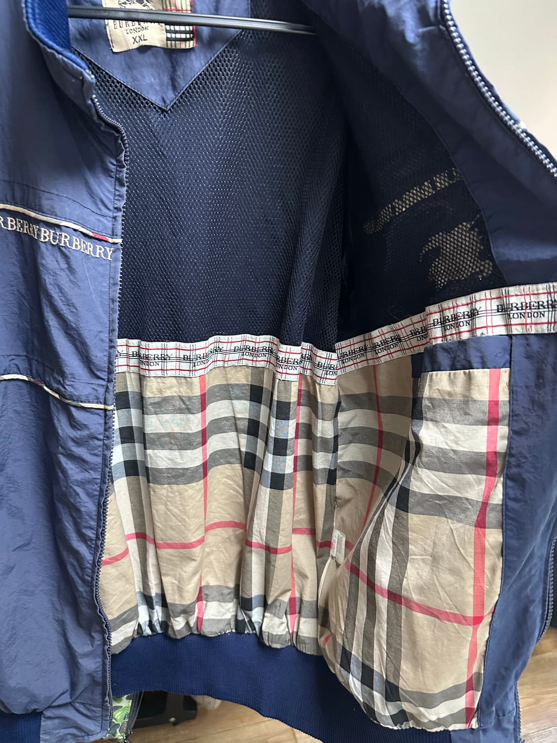 급처) 버버리 남성 바람막이자켓 XXL 네이비 실측100 상품이미지5