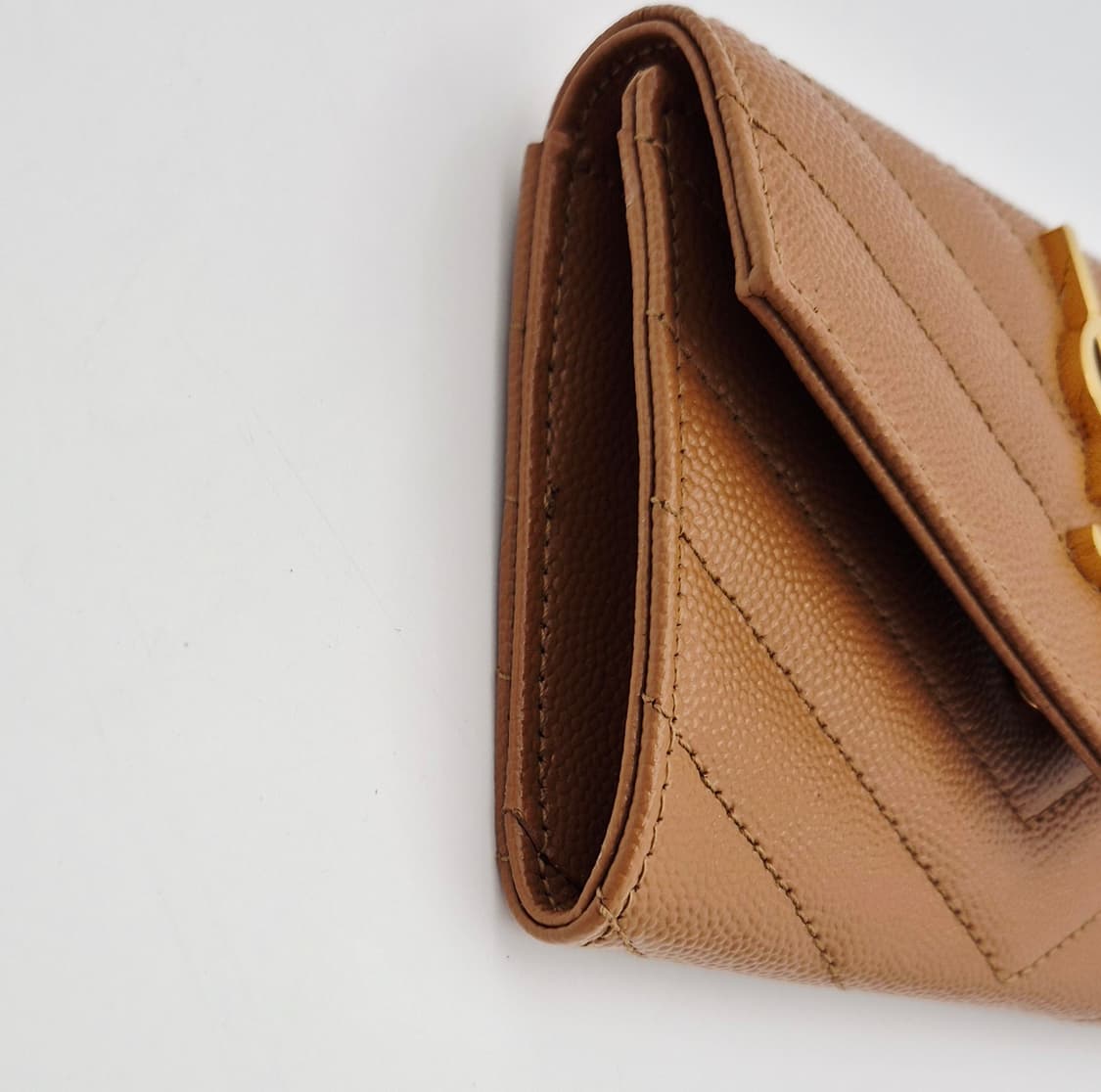 [중고명품셀렉트]생로랑 마틀라세 엔벨로프 금장 카드지갑 상품이미지3