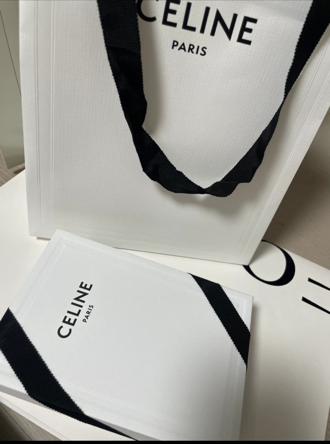 셀린느 트리옹프 카프스킨 카드지갑 새상품 상품이미지5