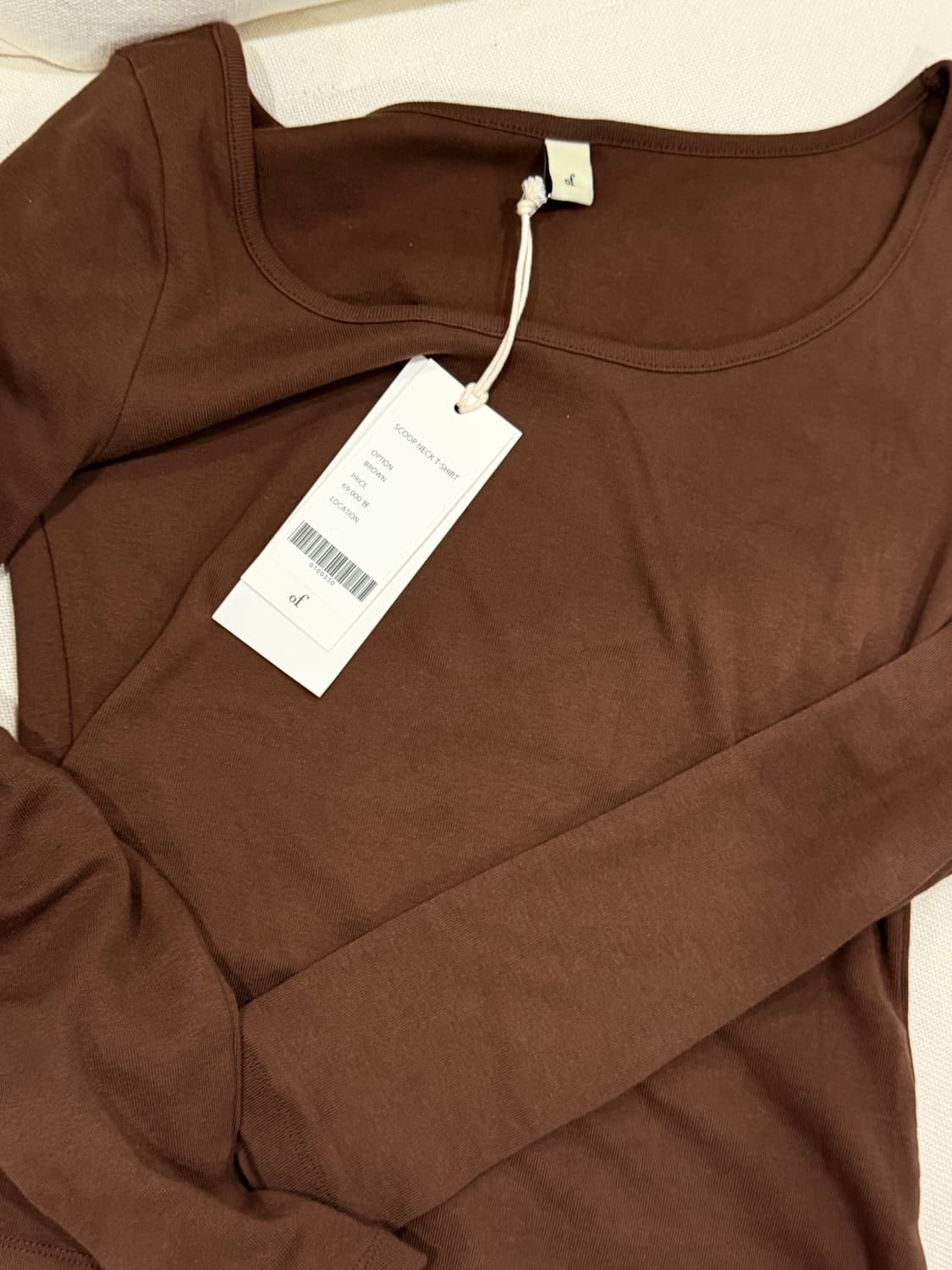 오버듀플레어 스쿱 긴팔 티셔츠 브라운 상품이미지2