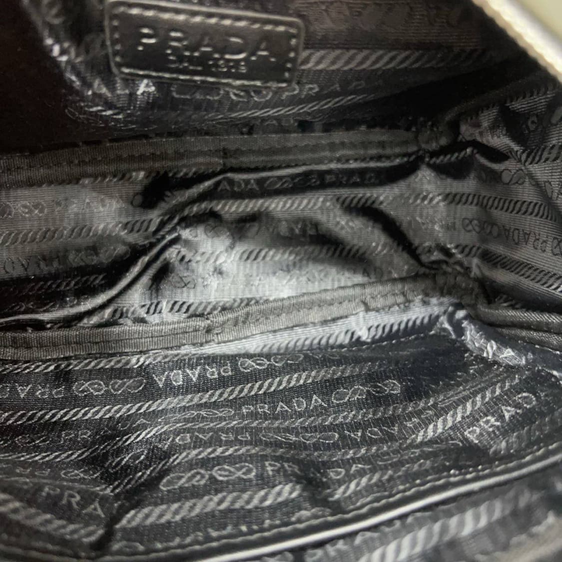 프라다의 리나일론 숄더백 상품이미지9