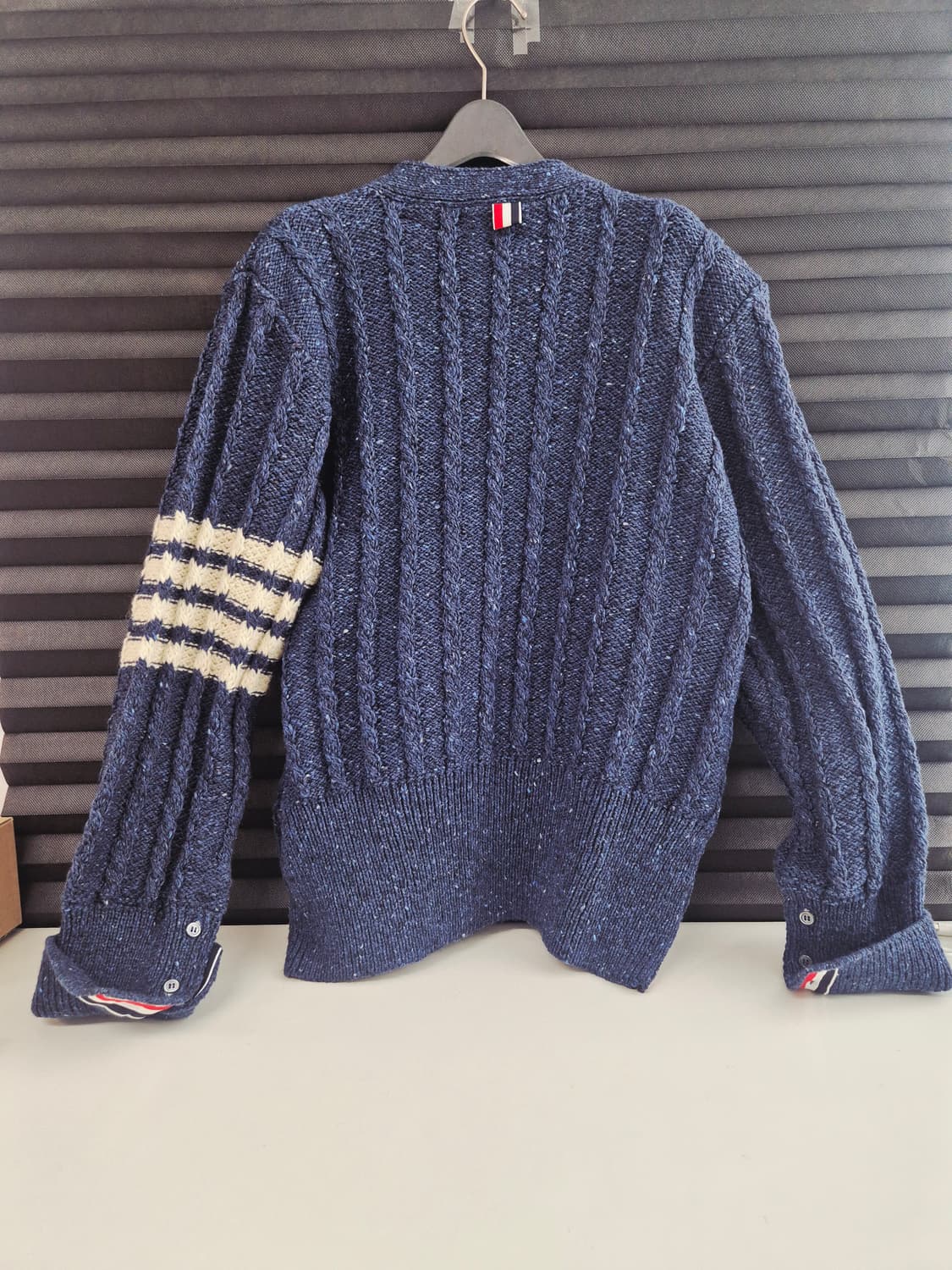 톰브라운 케이블 니트 가디건 (새상품급) 사이즈 4 네이비 상품이미지2