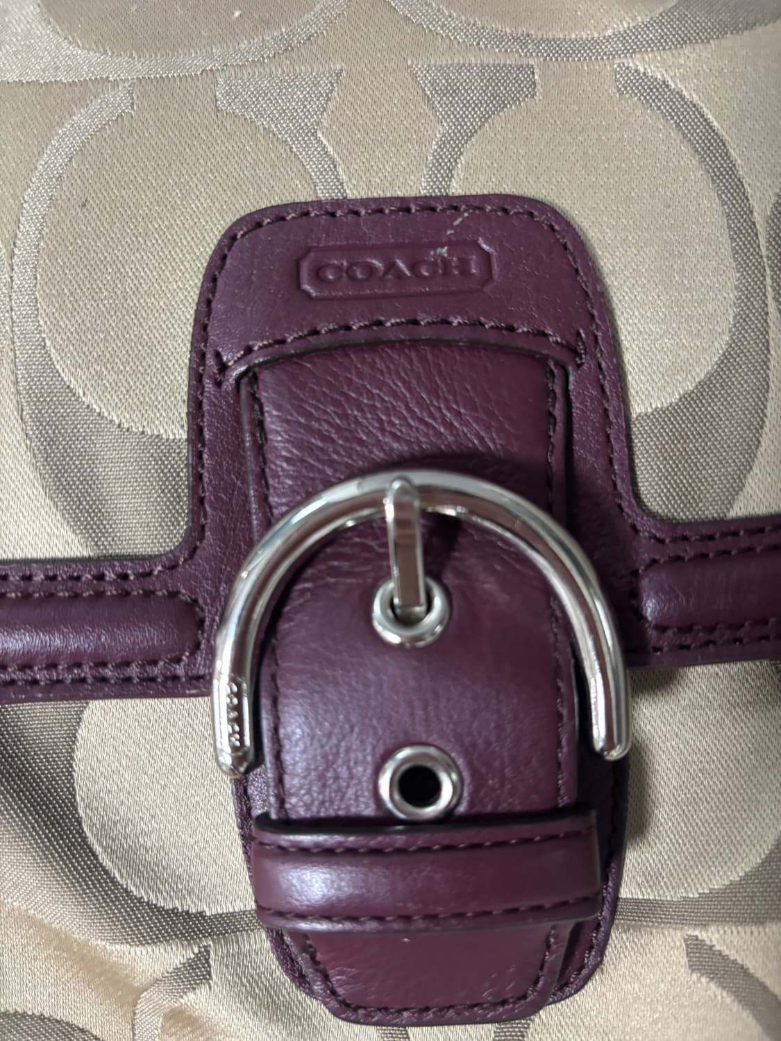 COACH 코치 시그니처 플럼 레더 숄더백 (새것 같은 상태) 상품이미지4