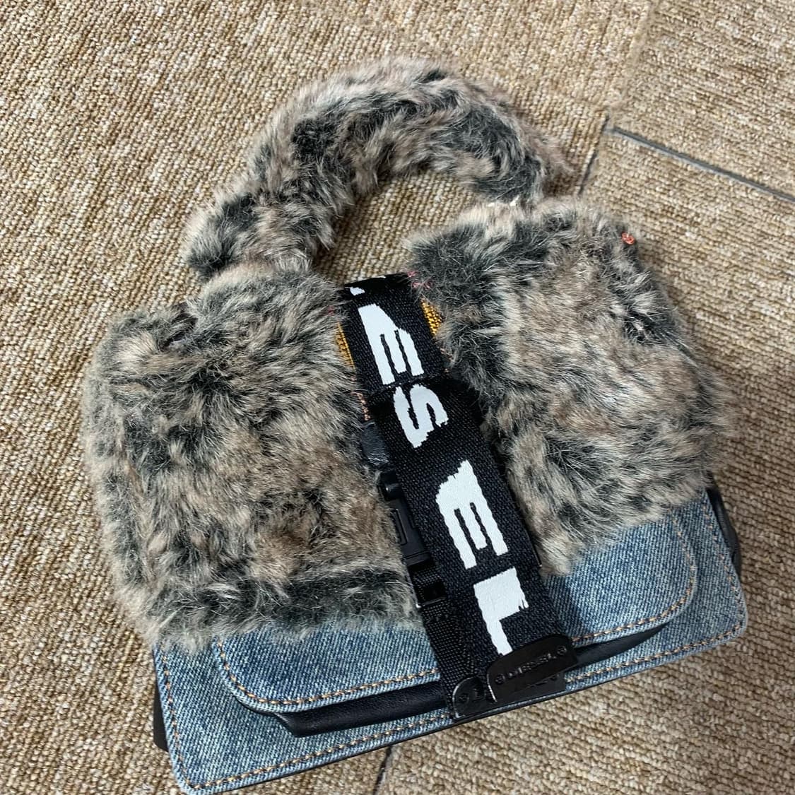 디젤 크로스백 상품이미지3